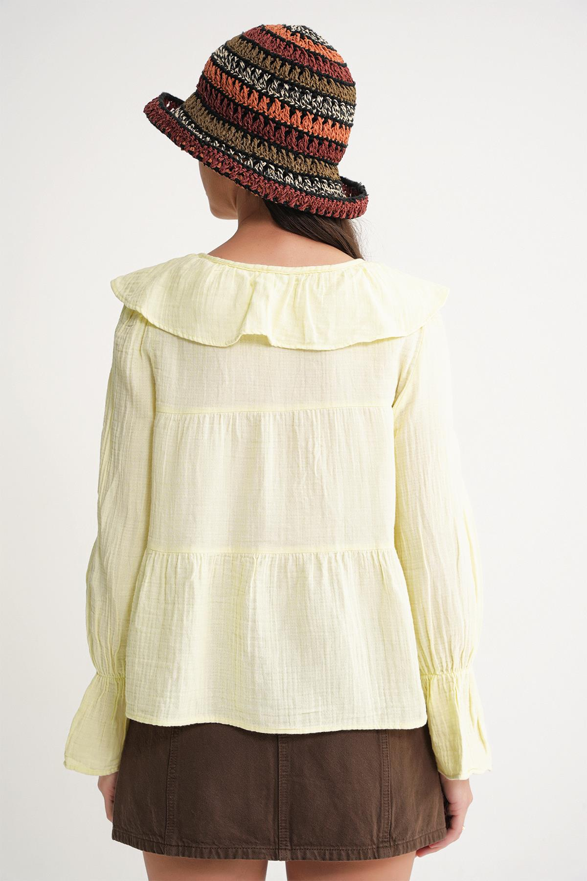 4714 Kadın Yakası Volanlı Bol Müslin Bluz Pastel Sarısı