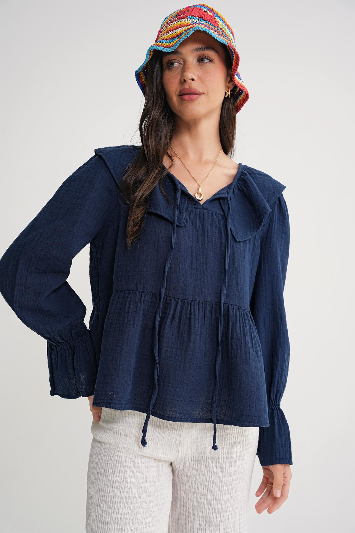 4714 Kadın Yakası Volanlı Bol Müslin Bluz Lacivert