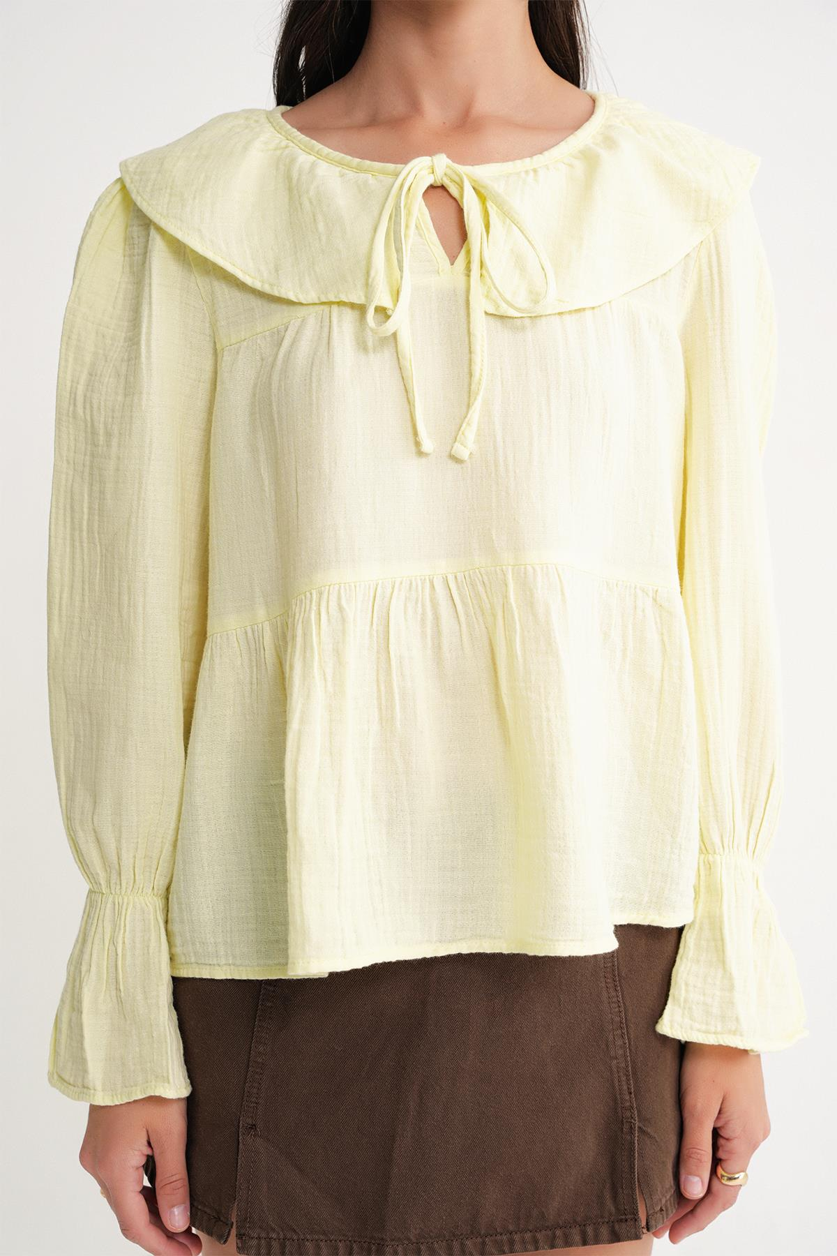 4714 Kadın Yakası Volanlı Bol Müslin Bluz Pastel Sarısı