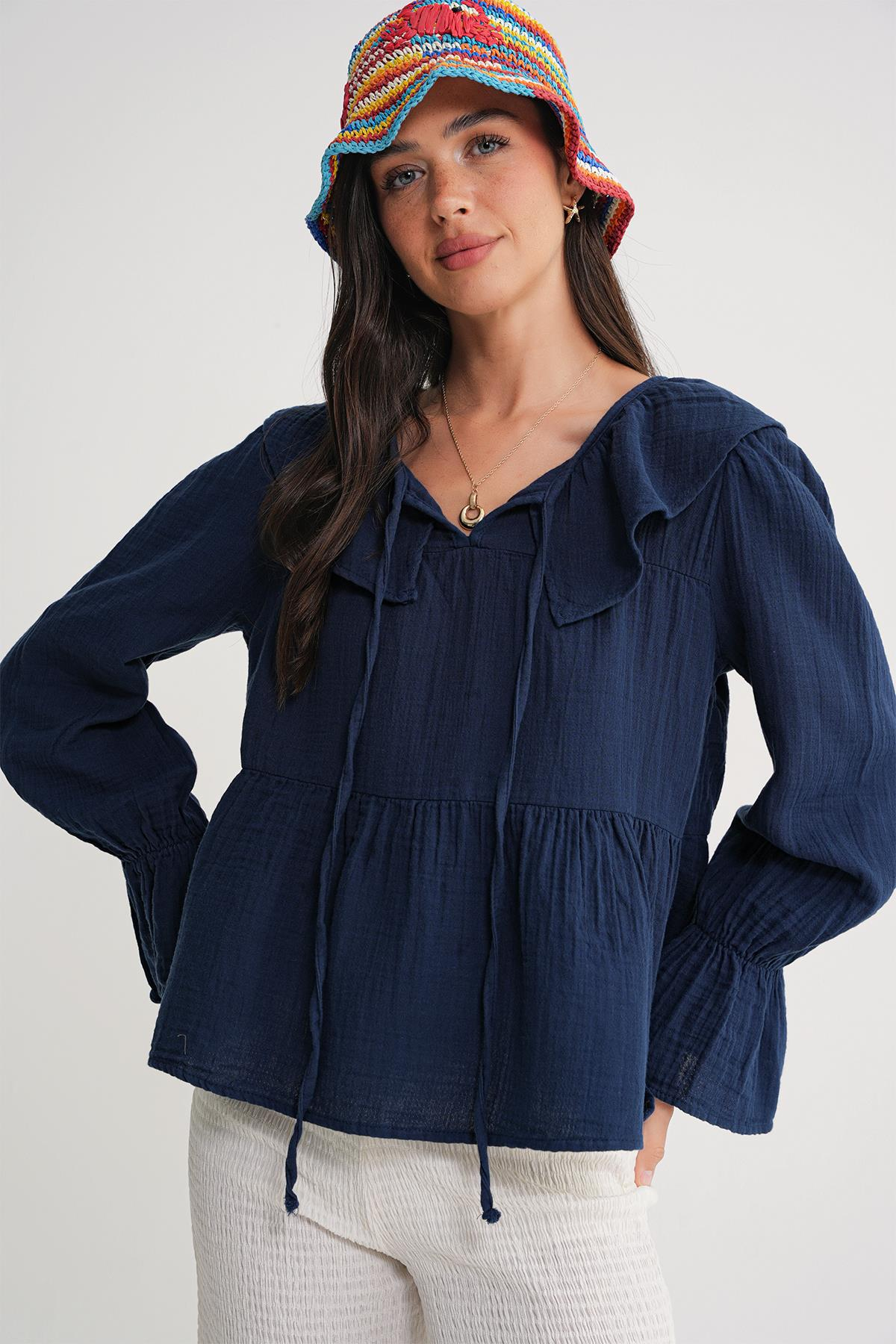 4714 Kadın Yakası Volanlı Bol Müslin Bluz Lacivert