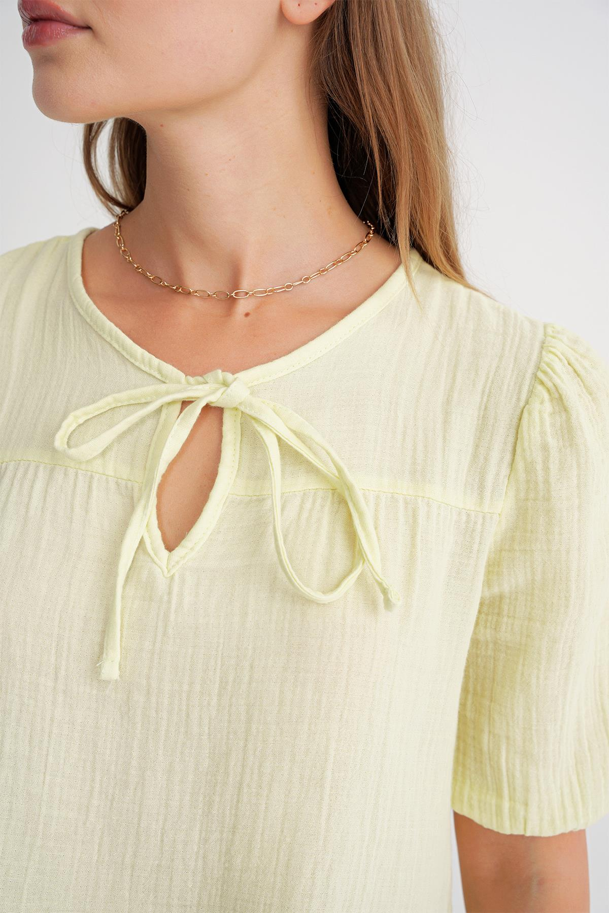 4715 Kadın Yakası Bağlamalı Kısa Kol Müslin Bluz Sarı