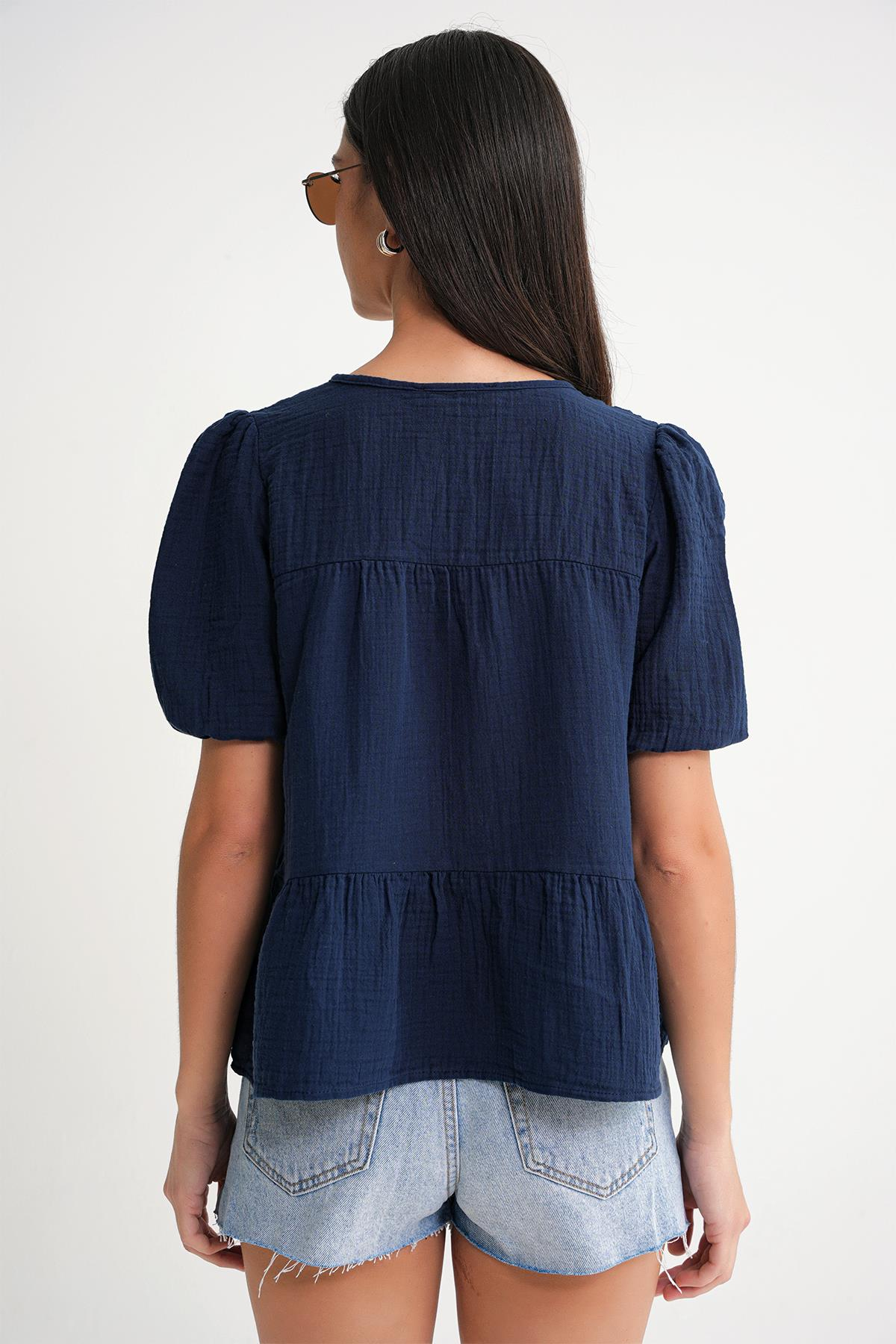 4715 Kadın Yakası Bağlamalı Kısa Kol Müslin Bluz Lacivert