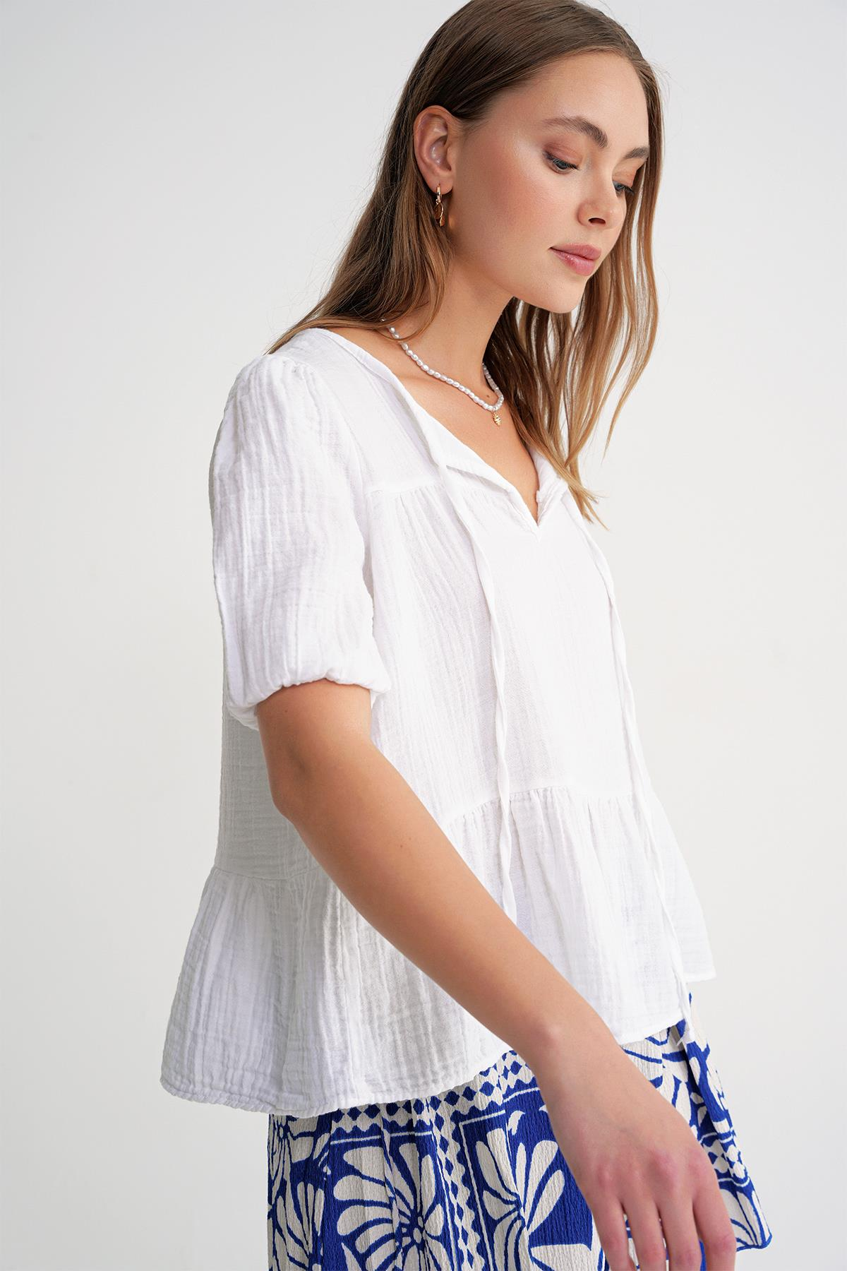 4715 Kadın Yakası Bağlamalı Kısa Kol Müslin Bluz Beyaz