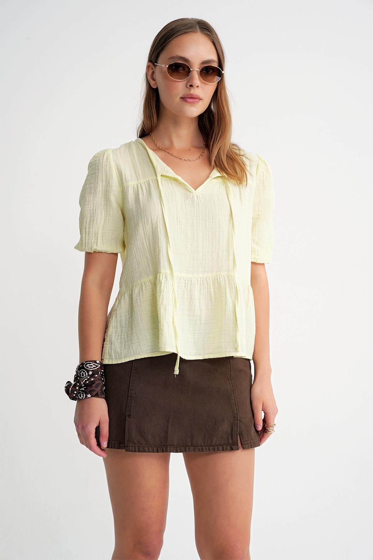 4715 Kadın Yakası Bağlamalı Kısa Kol Müslin Bluz Sarı