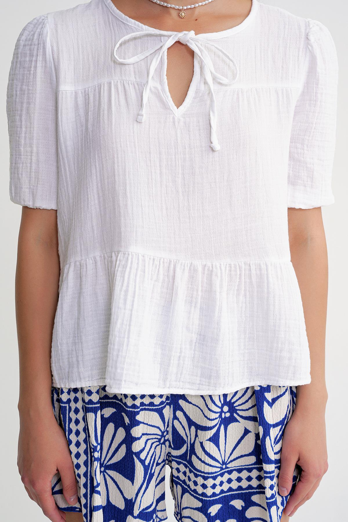 4715 Kadın Yakası Bağlamalı Kısa Kol Müslin Bluz Beyaz