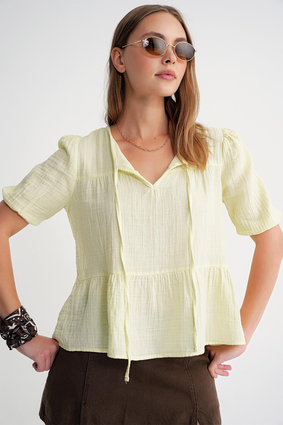 4715 Kadın Yakası Bağlamalı Kısa Kol Müslin Bluz Sarı