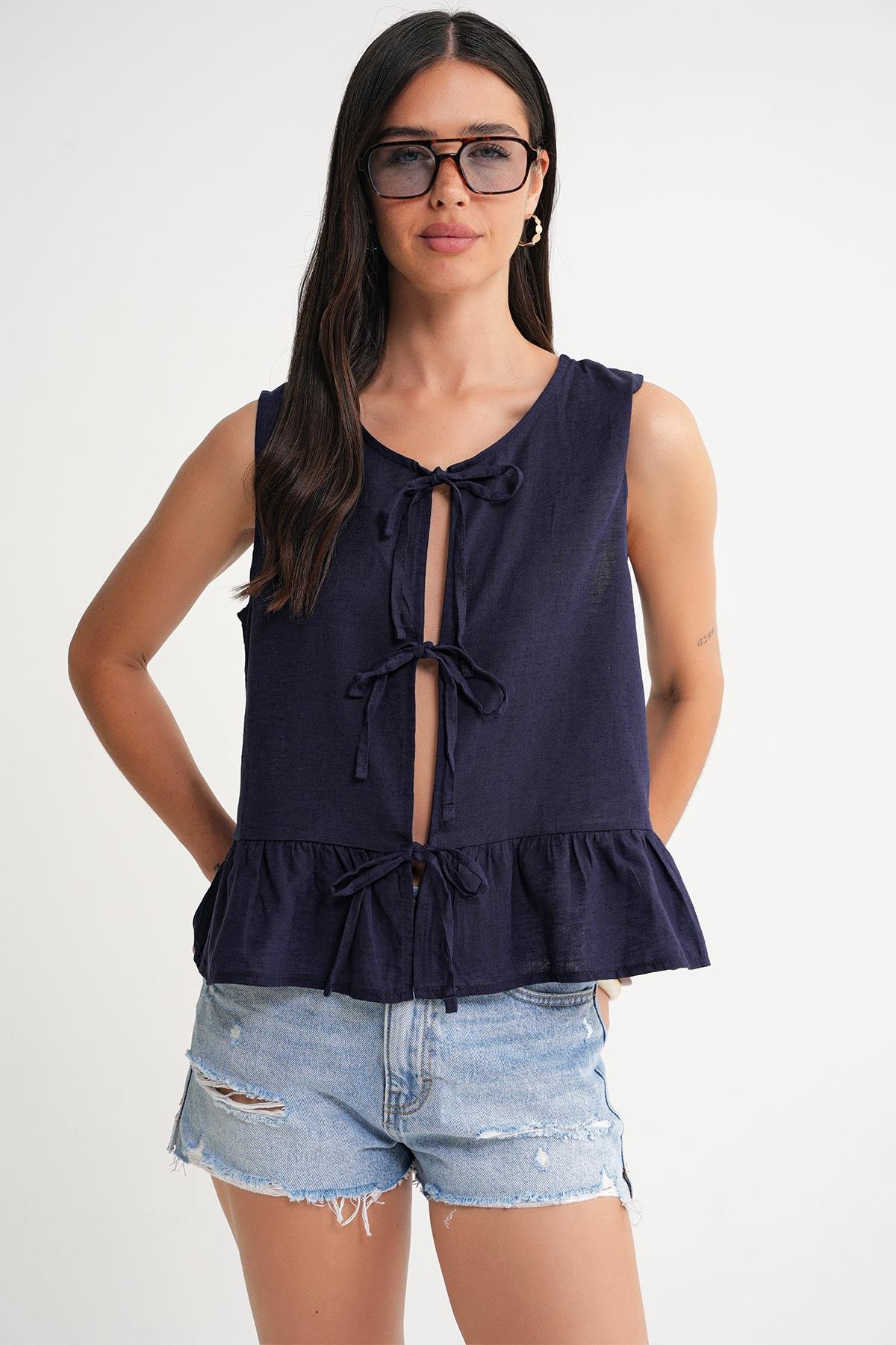 4717 Kadın Önü Bağcıklı Fırfırlı Kolsuz Keten Bluz Lacivert