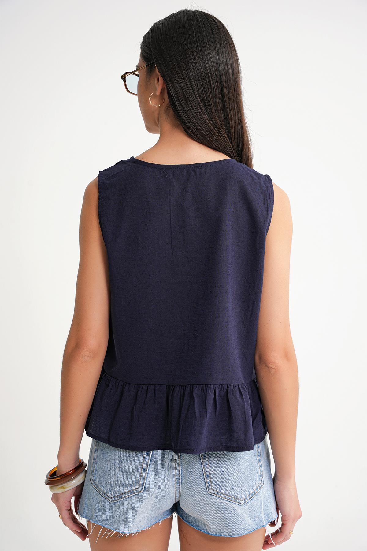 4717 Kadın Önü Bağcıklı Fırfırlı Kolsuz Keten Bluz Lacivert