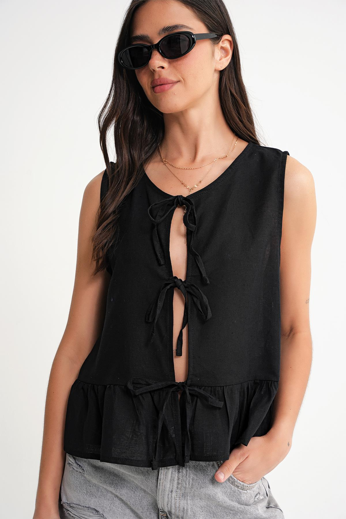 4717 Kadın Önü Bağcıklı Fırfırlı Kolsuz Keten Bluz Siyah