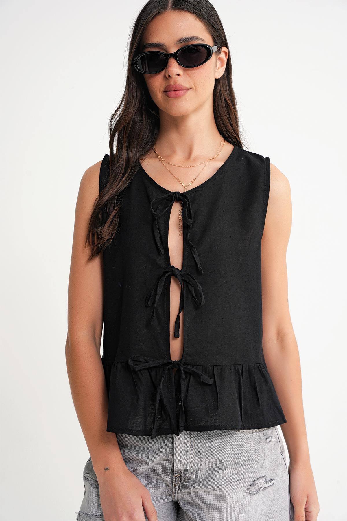 4717 Kadın Önü Bağcıklı Fırfırlı Kolsuz Keten Bluz Siyah