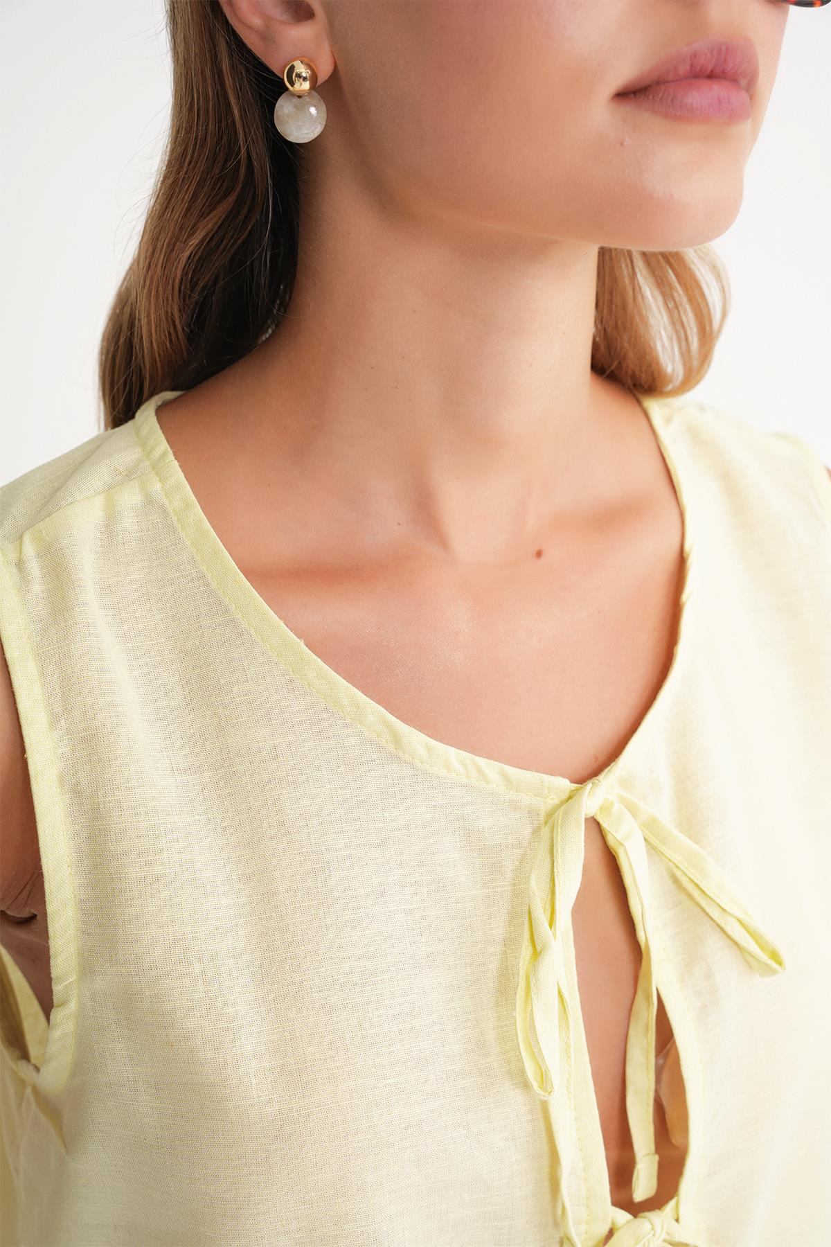 4717 Kadın Önü Bağcıklı Fırfırlı Kolsuz Keten Bluz Sarı