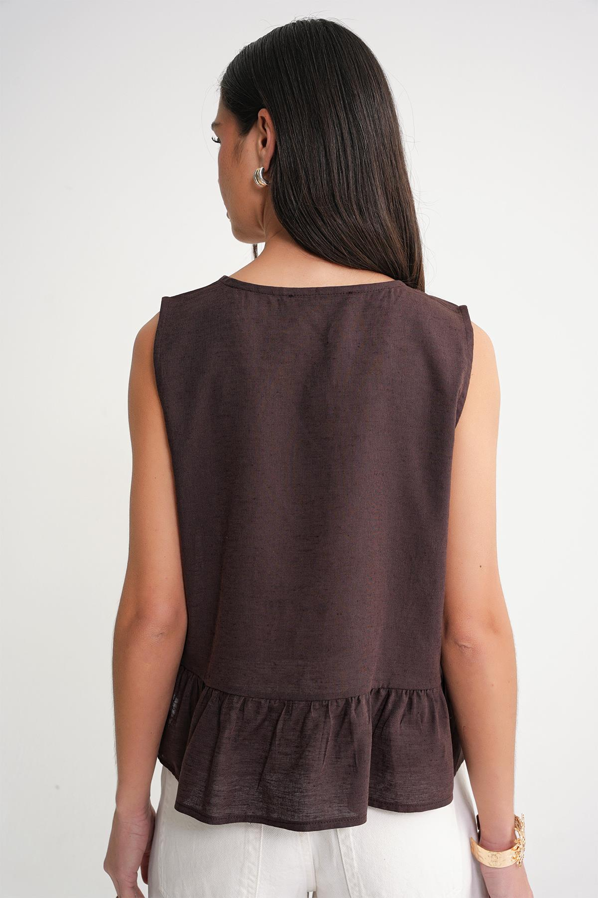 4717 Kadın Önü Bağcıklı Fırfırlı Kolsuz Keten Bluz Kahve