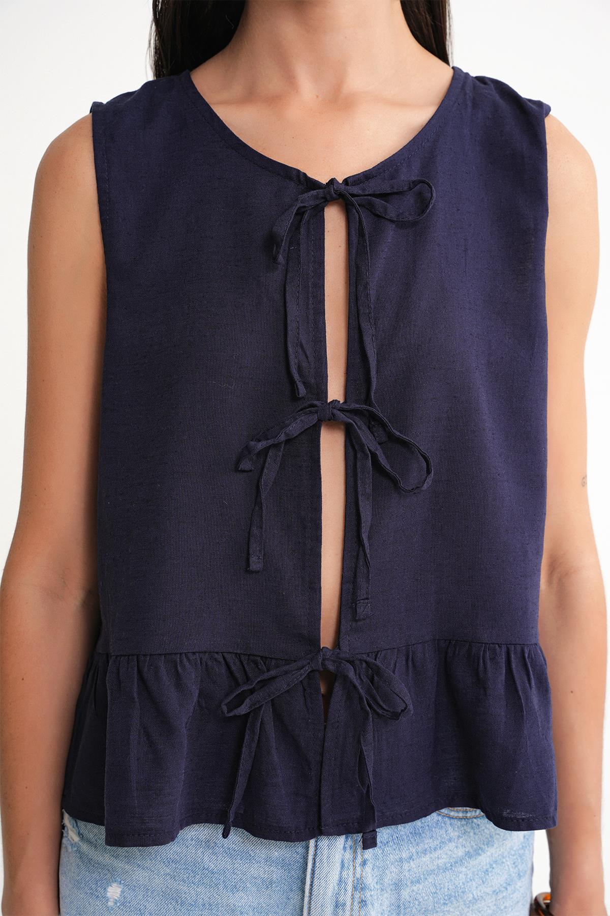 4717 Kadın Önü Bağcıklı Fırfırlı Kolsuz Keten Bluz Lacivert