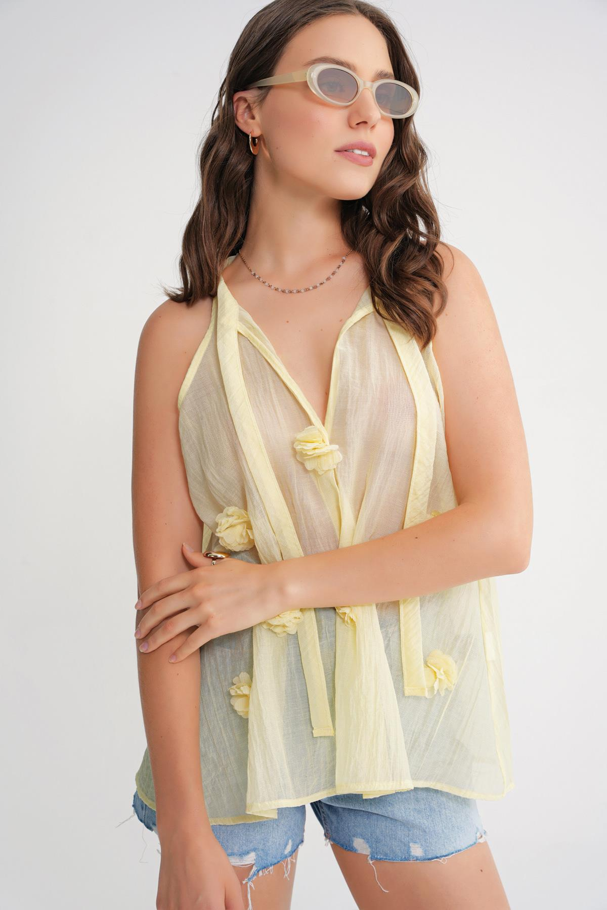 4719 Kadın Çicek Detaylı Transparan Bağlamalı Bluz Sarı
