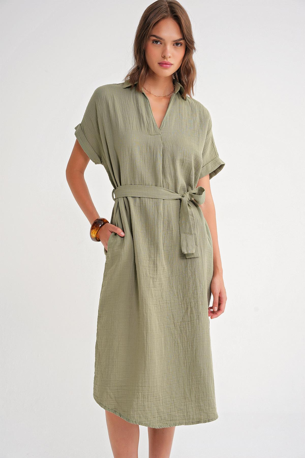 4720 Kadın Pile Detaylı Bağlamalı V Yaka Elbise Haki