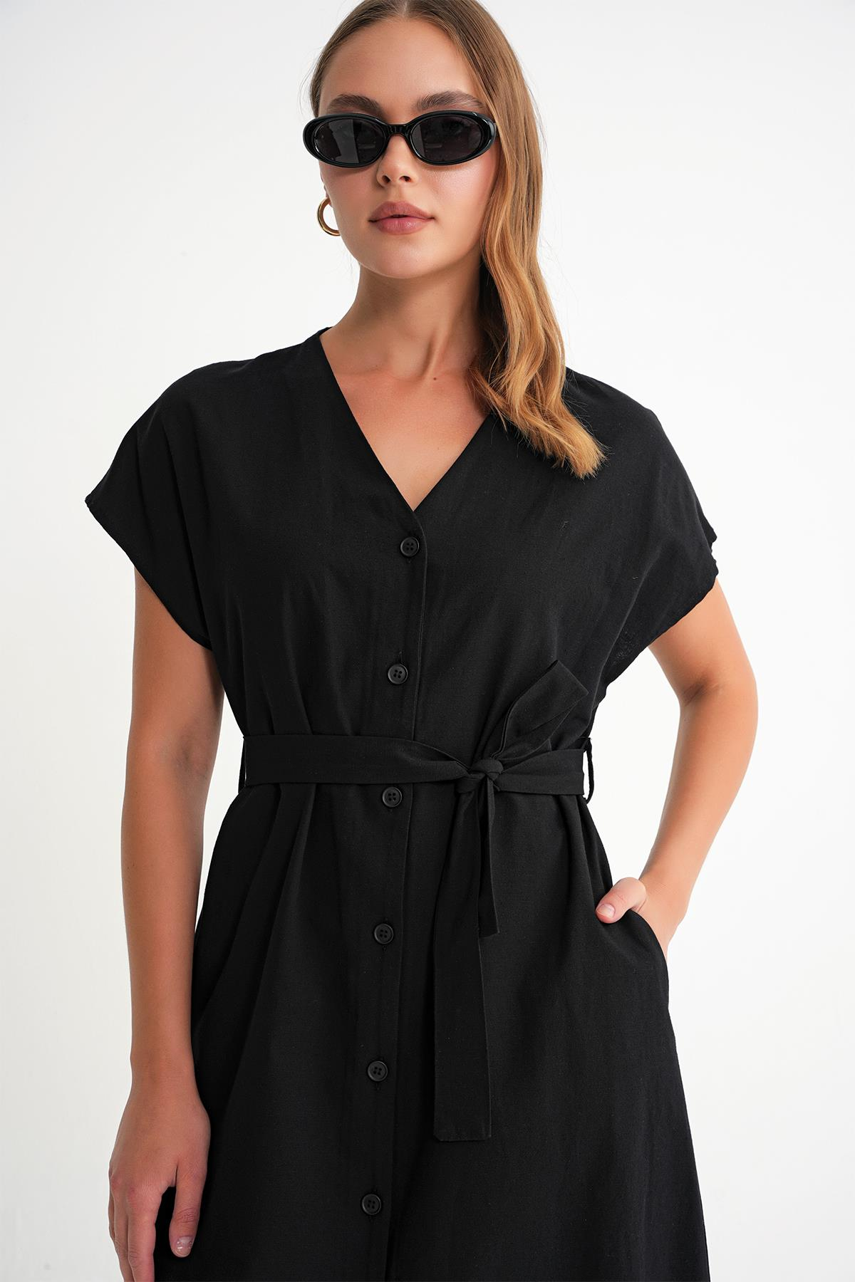 4721 Kadın V Yaka Düğme Detaylı Elbise Siyah