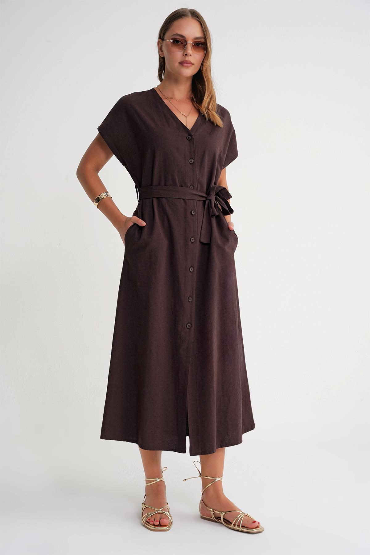 4721 Kadın V Yaka Düğme Detaylı Elbise Kahve