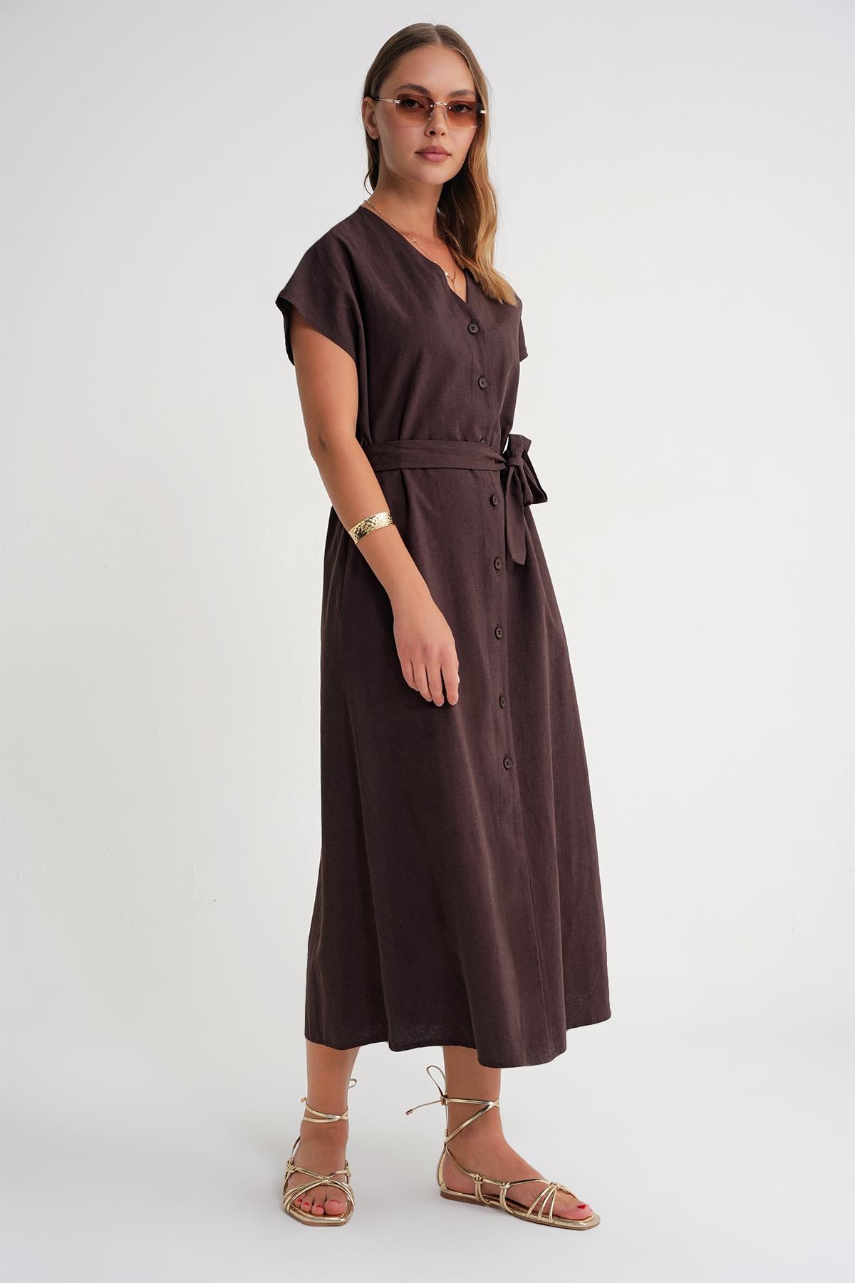 4721 Kadın V Yaka Düğme Detaylı Elbise Kahve