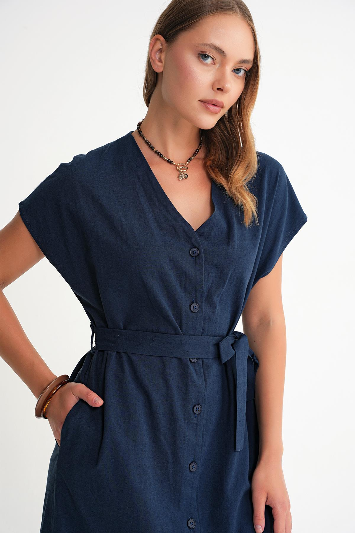4721 Kadın V Yaka Düğme Detaylı Elbise Lacivert