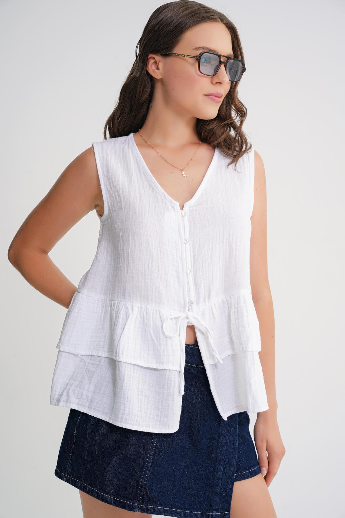 4722 Kadın V Yaka Fırfırlı Müslin Bluz Beyaz