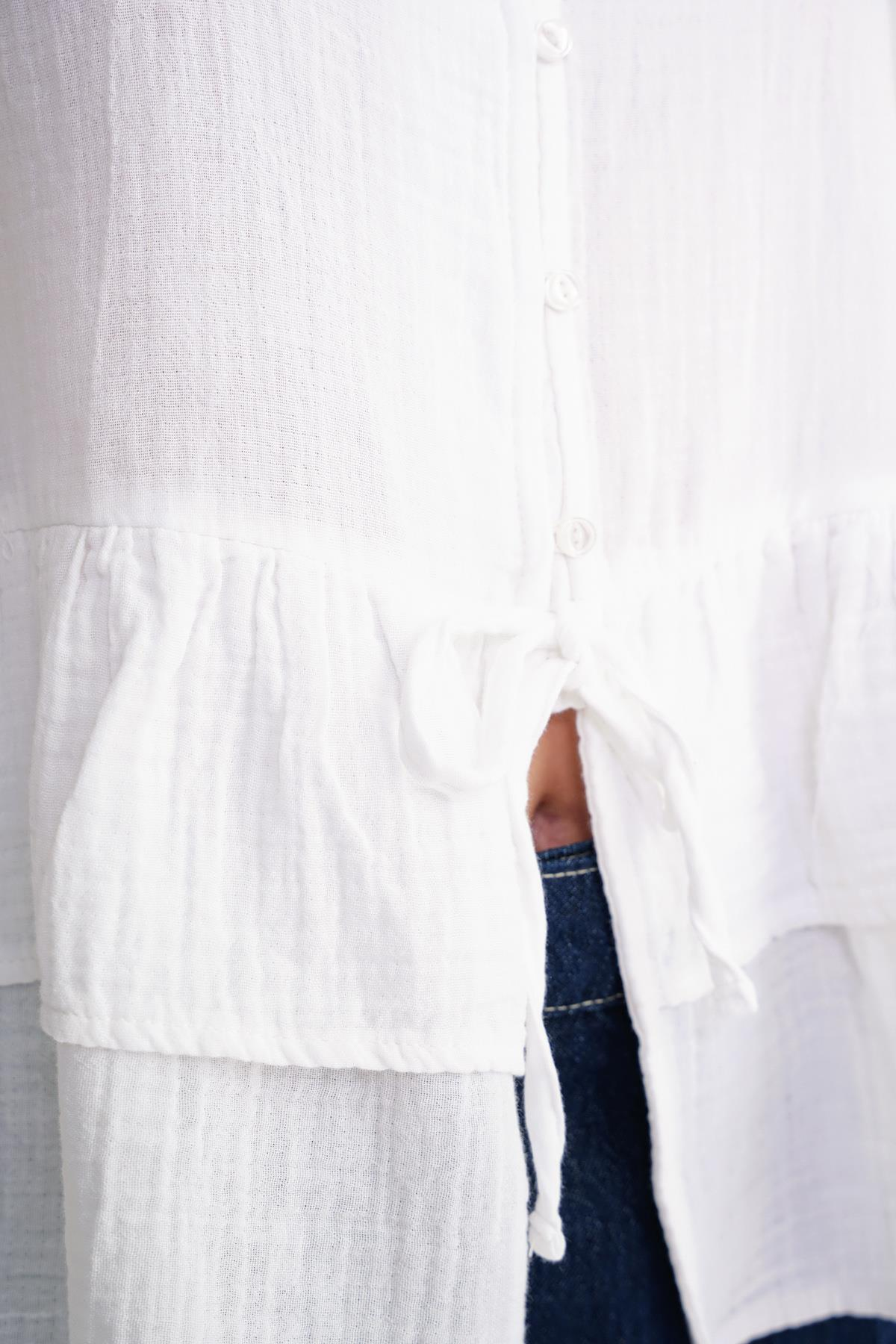 4722 Kadın V Yaka Fırfırlı Müslin Bluz Beyaz