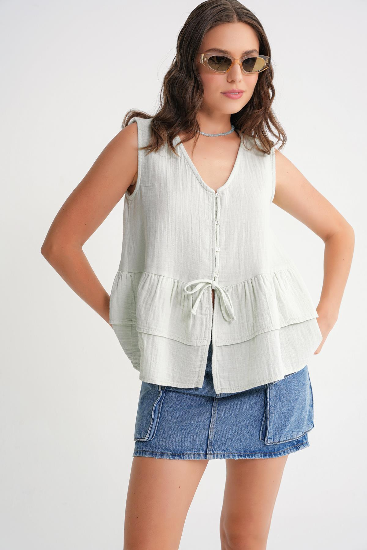 4722 Kadın V Yaka Fırfırlı Müslin Bluz Adaçayı