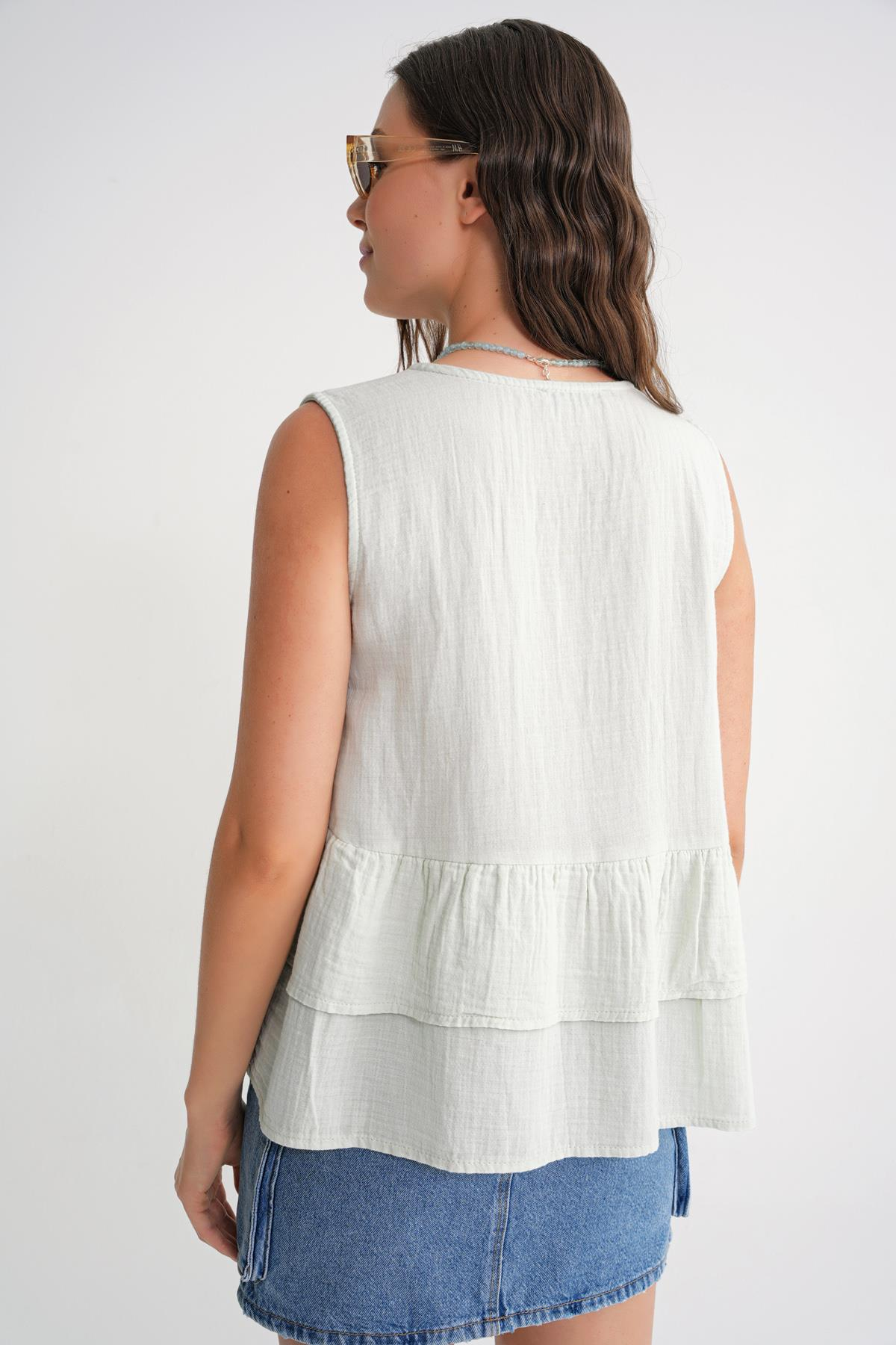 4722 Kadın V Yaka Fırfırlı Müslin Bluz Adaçayı