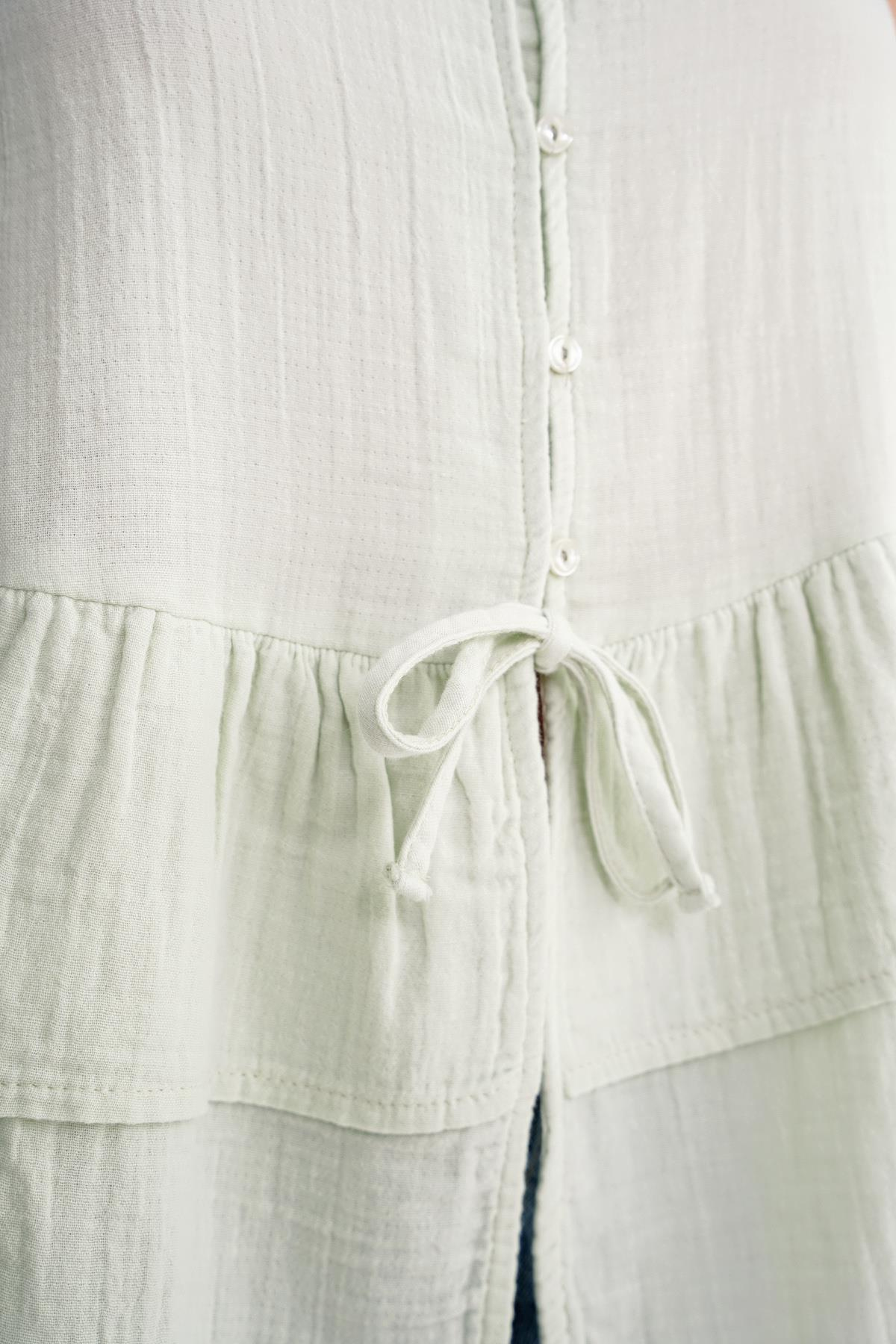 4722 Kadın V Yaka Fırfırlı Müslin Bluz Adaçayı