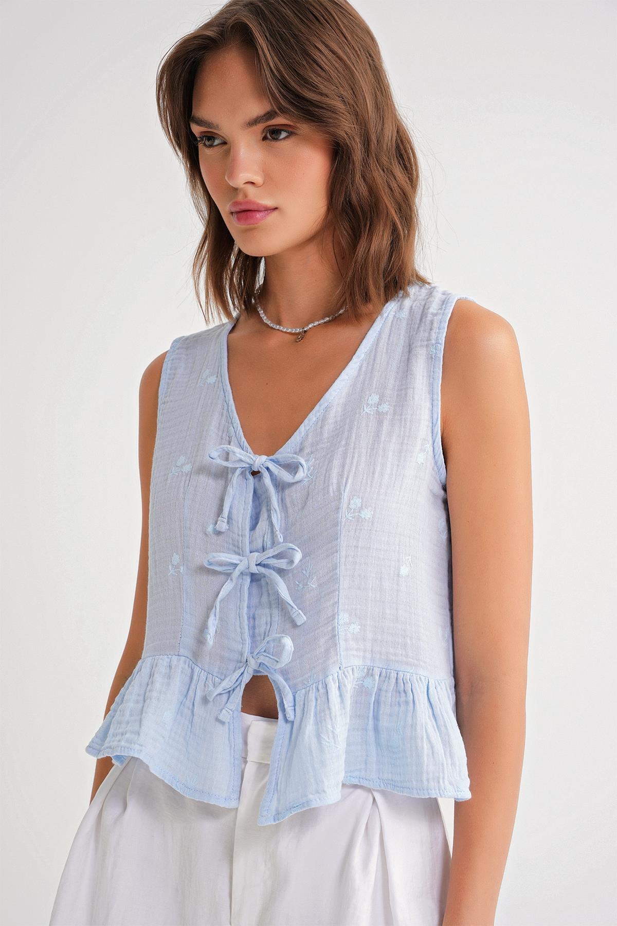 4724 Kadın Çicek Desenli Bağlamalı Müslin Bluz Bebe Mavi