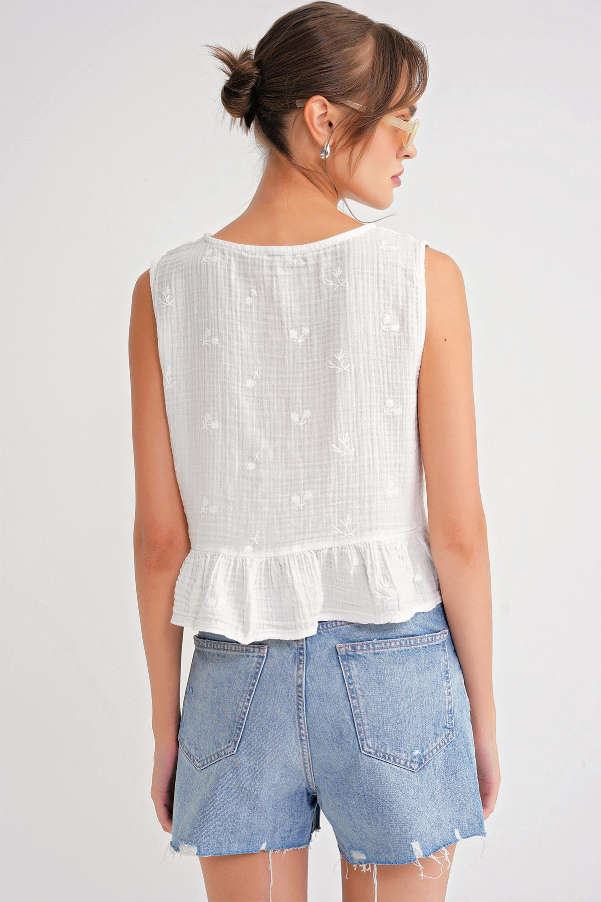 4724 Kadın Çicek Desenli Bağlamalı Müslin Bluz Ekru