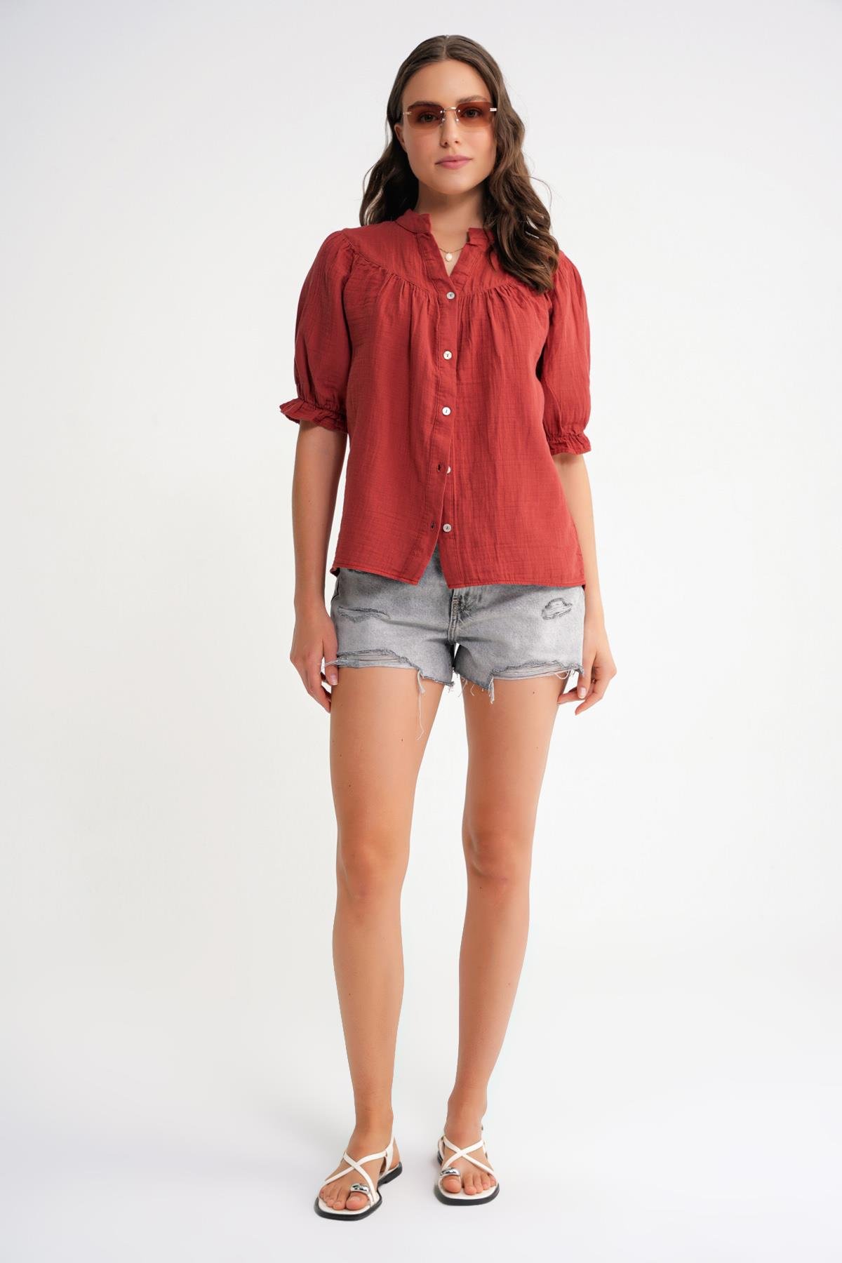 4725 Kadın Büzgü Robalı Kolu Fırfırlı Müslin Gömlek Kızılcık