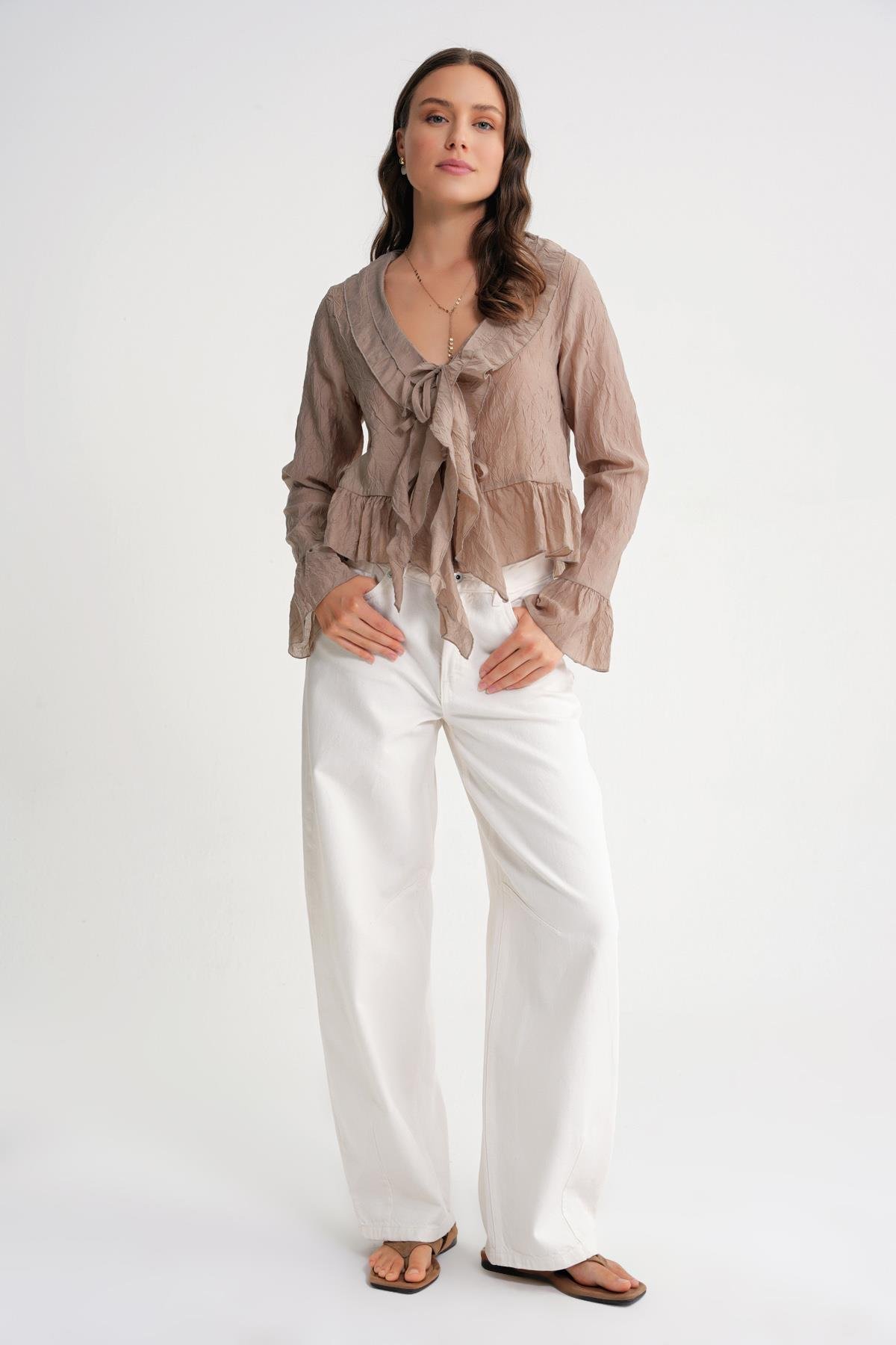 4727 Kadın Yakası Fırfırlı Kraşlı Bluz Vizon