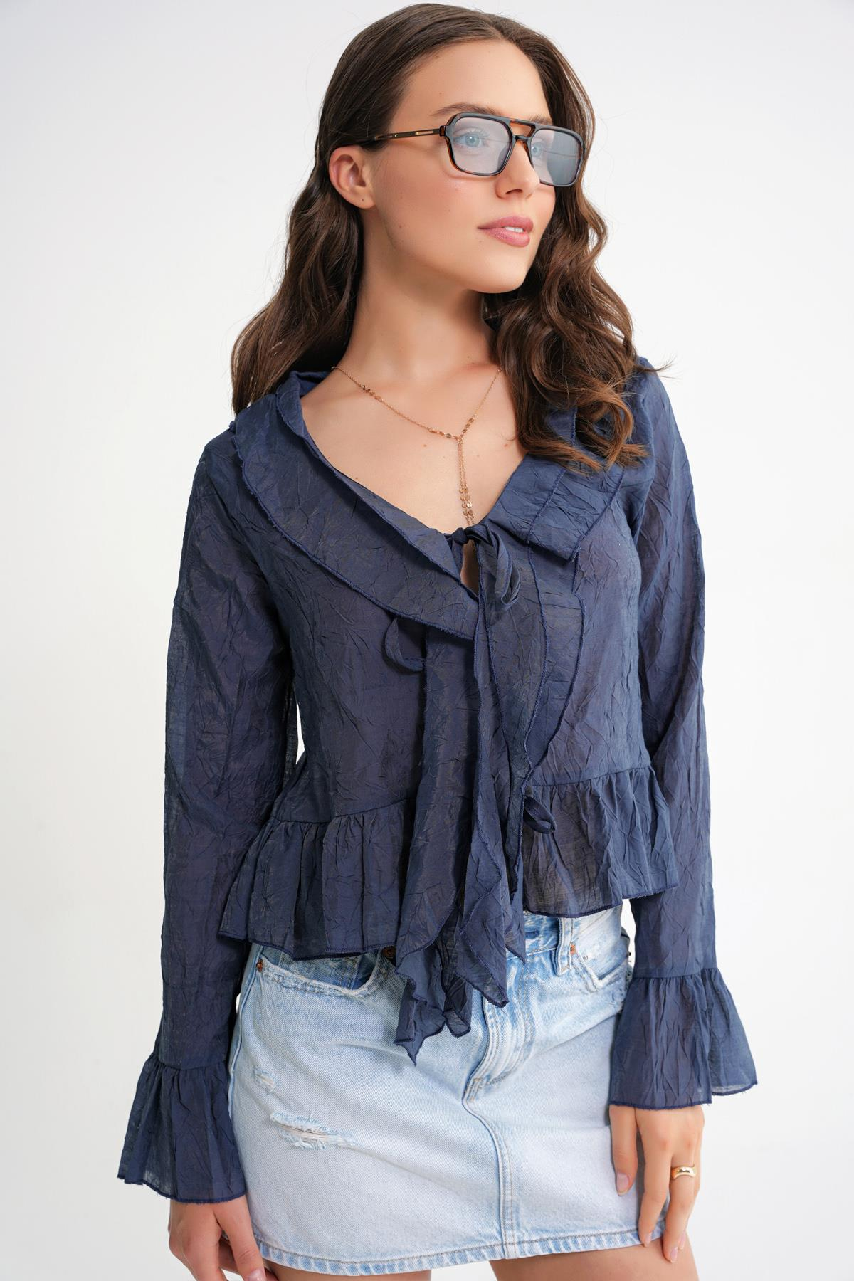 4727 Kadın Yakası Fırfırlı Kraşlı Bluz Lacivert