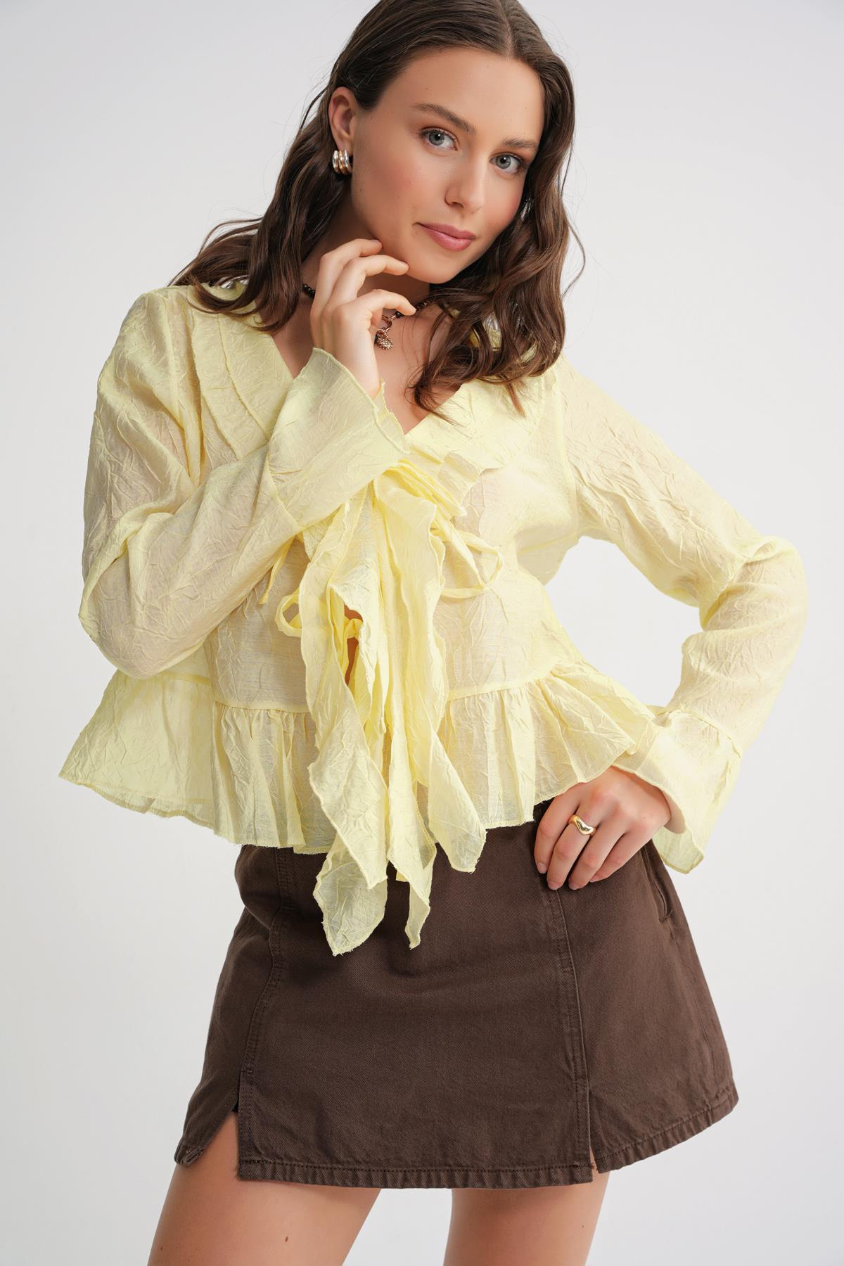 4727 Kadın Yakası Fırfırlı Kraşlı Bluz Sarı