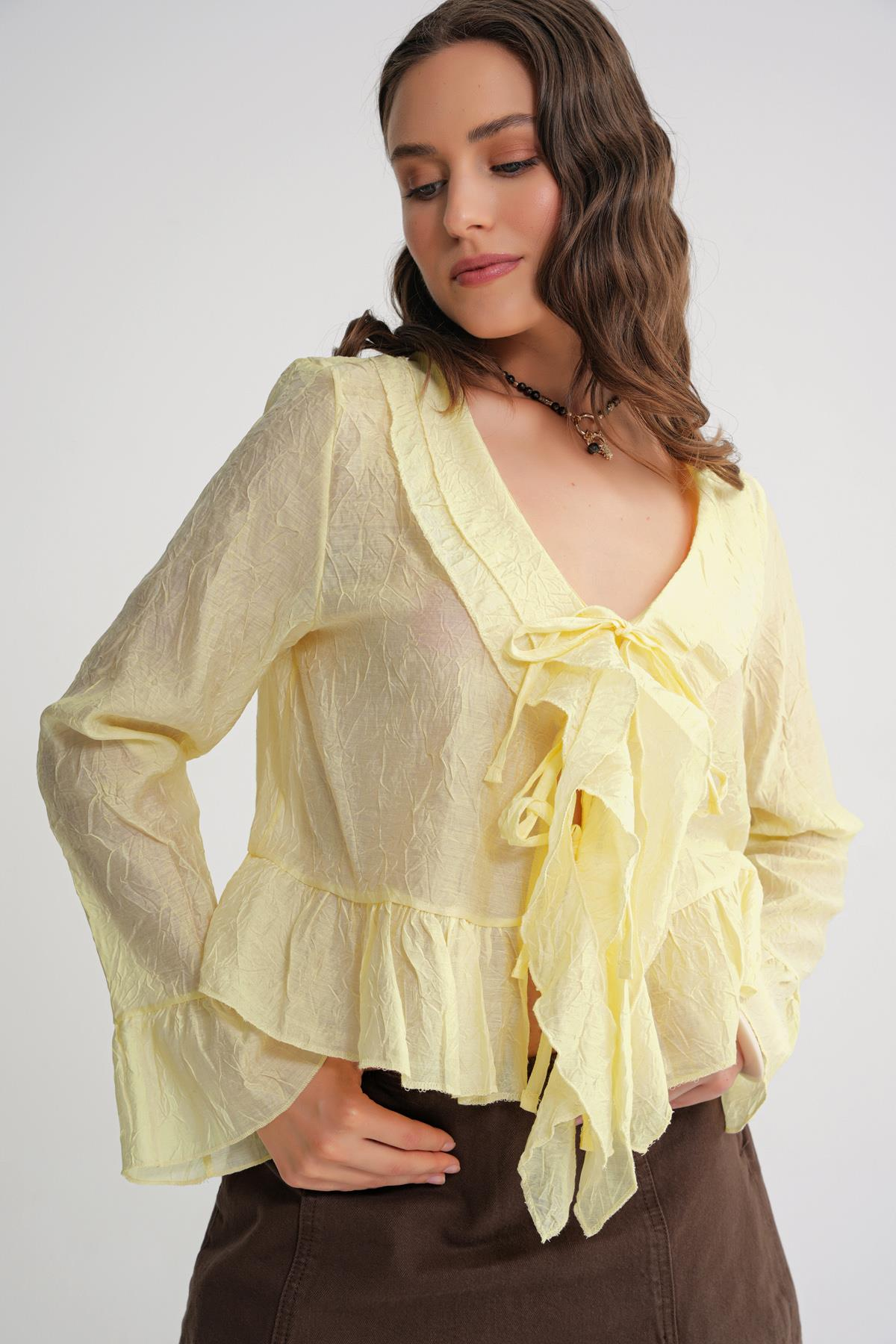 4727 Kadın Yakası Fırfırlı Kraşlı Bluz Sarı