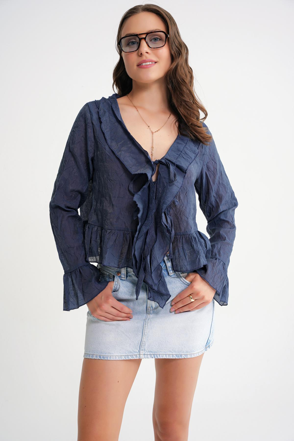 4727 Kadın Yakası Fırfırlı Kraşlı Bluz Lacivert