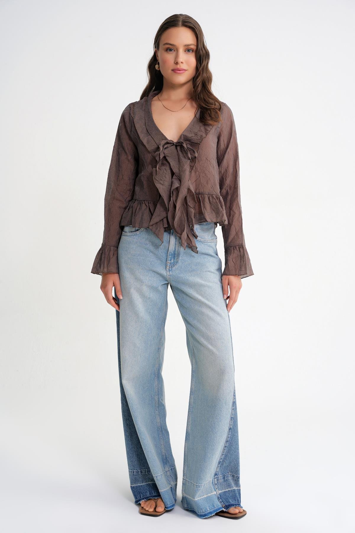 4727 Kadın Yakası Fırfırlı Kraşlı Bluz Kahve