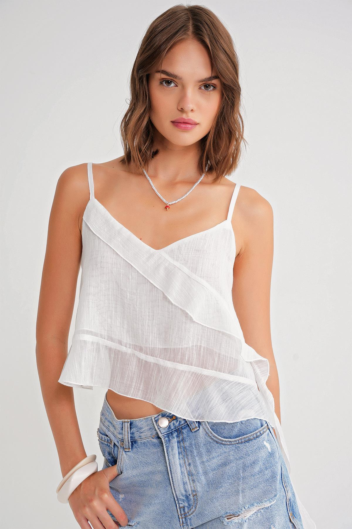 4736 Kadın Fırfırlı Askılı Bluz Beyaz