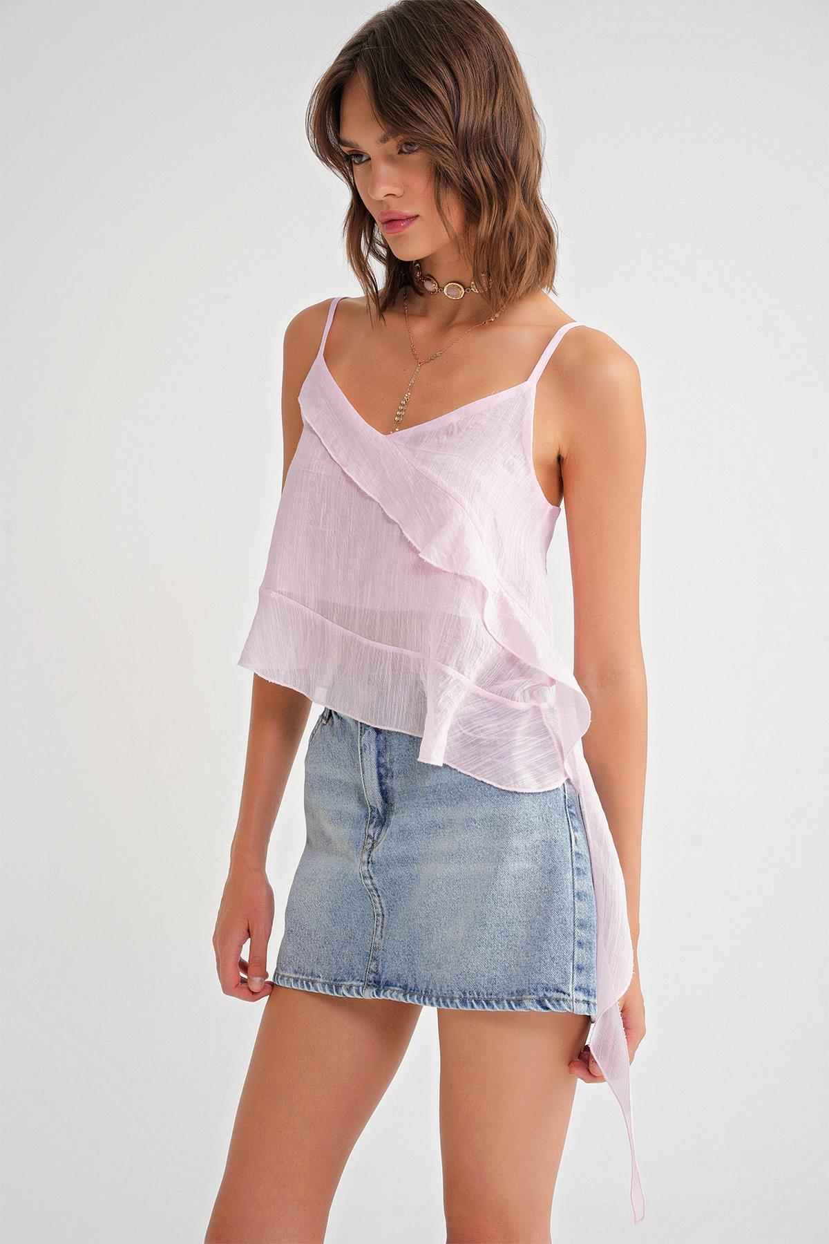 4736 Kadın Fırfırlı Askılı Bluz Pembe
