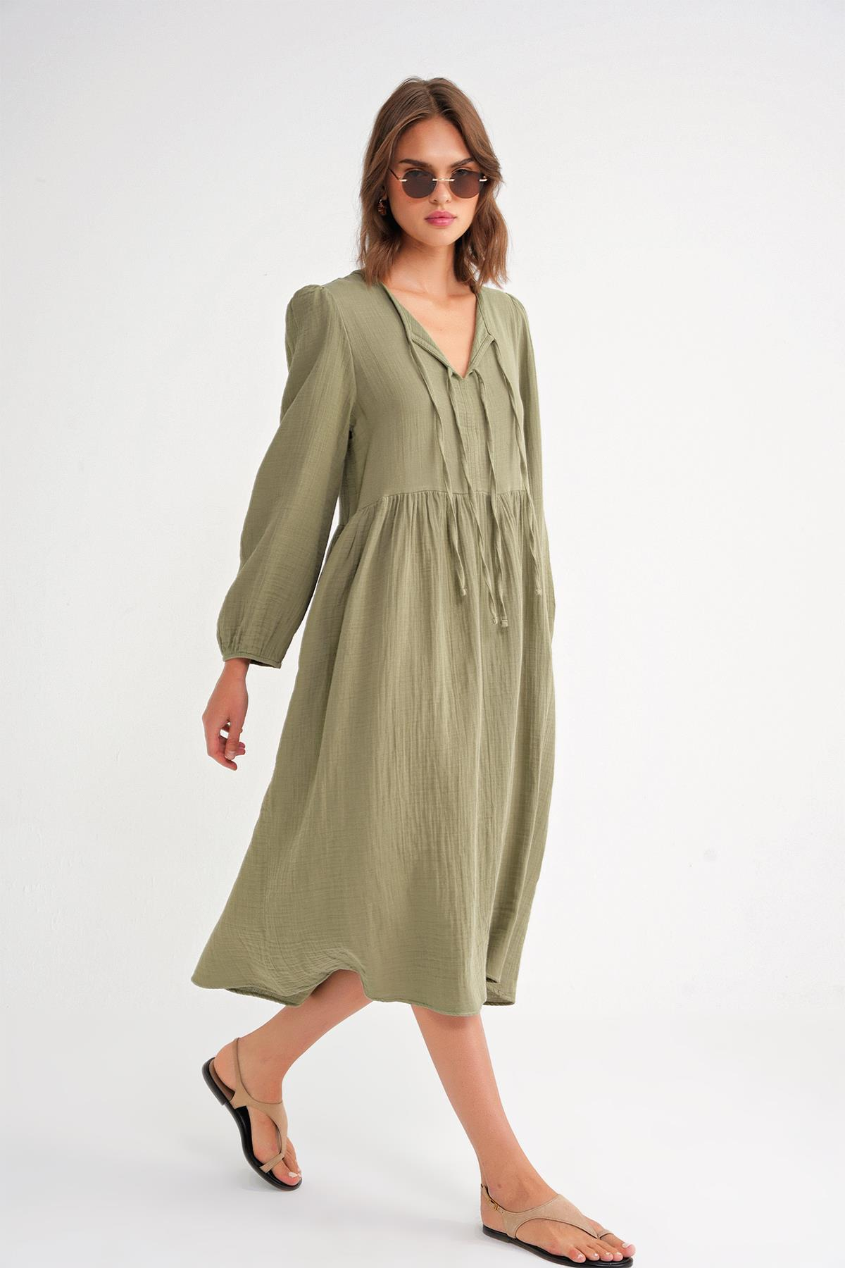 4739 Kadın Yakası Bağlamalı Müslin Midi Elbise Çağla