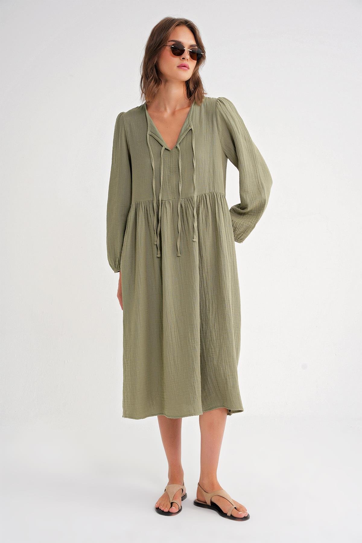 4739 Kadın Yakası Bağlamalı Müslin Midi Elbise Çağla