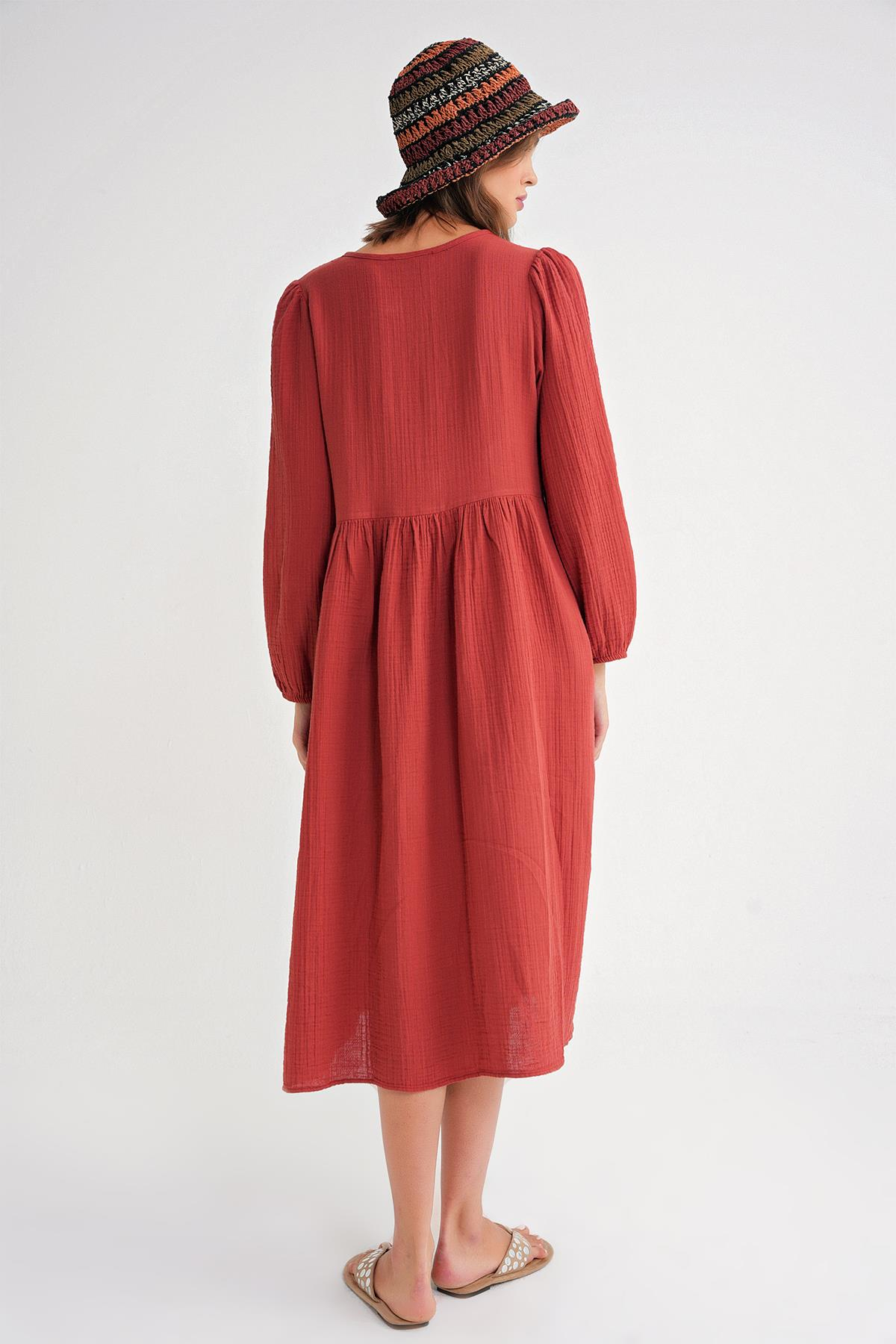 4739 Kadın Yakası Bağlamalı Müslin Midi Elbise Kiremit