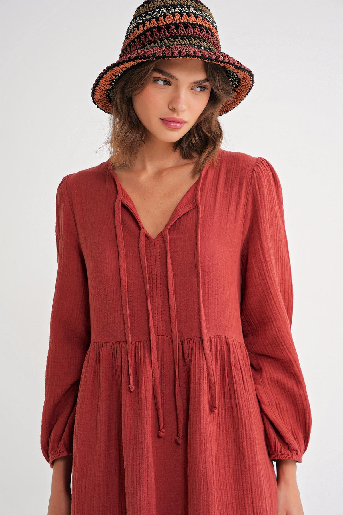 4739 Kadın Yakası Bağlamalı Müslin Midi Elbise Kiremit