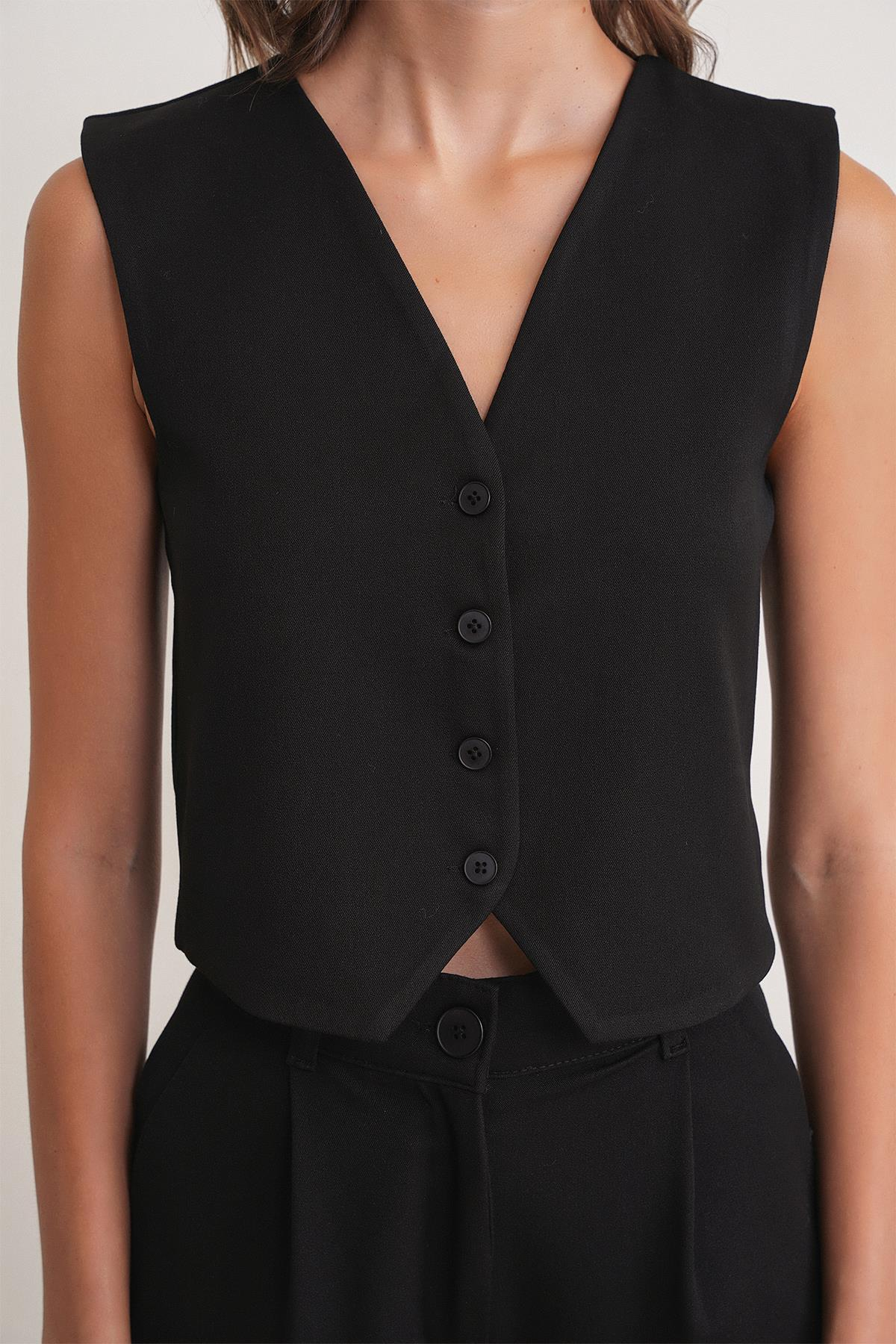 4743 Kadın V Yaka Düğmeli Vücuda Oturan Yelek Siyah