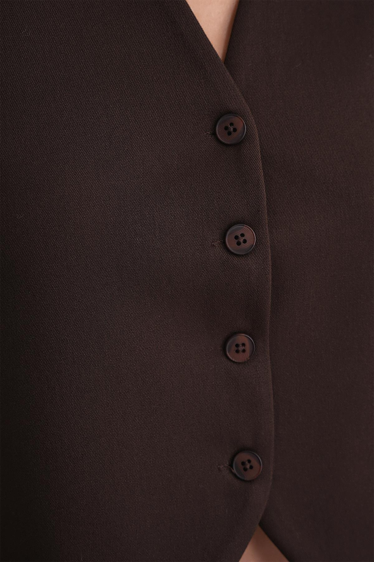 4743 Kadın V Yaka Düğmeli Vücuda Oturan Yelek Kahve