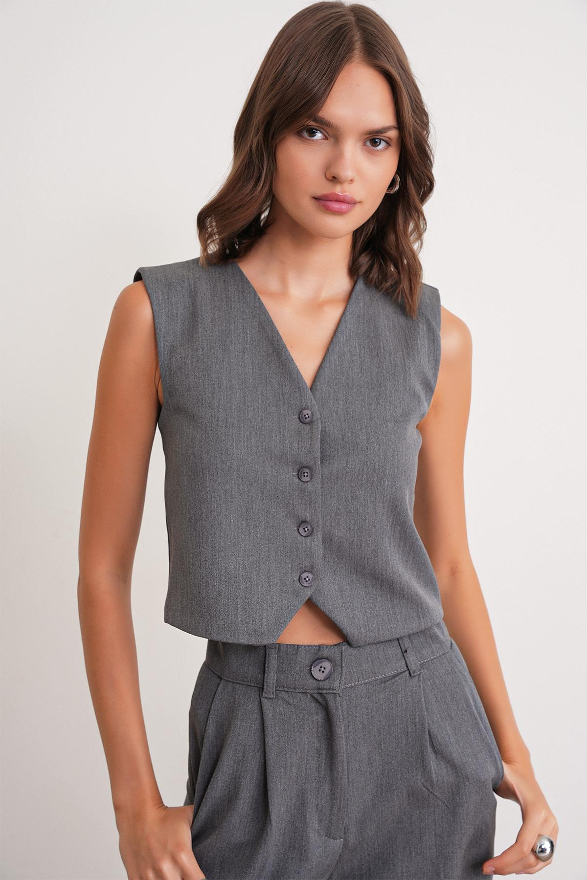 4743 Kadın V Yaka Düğmeli Vücuda Oturan Yelek Antrasit