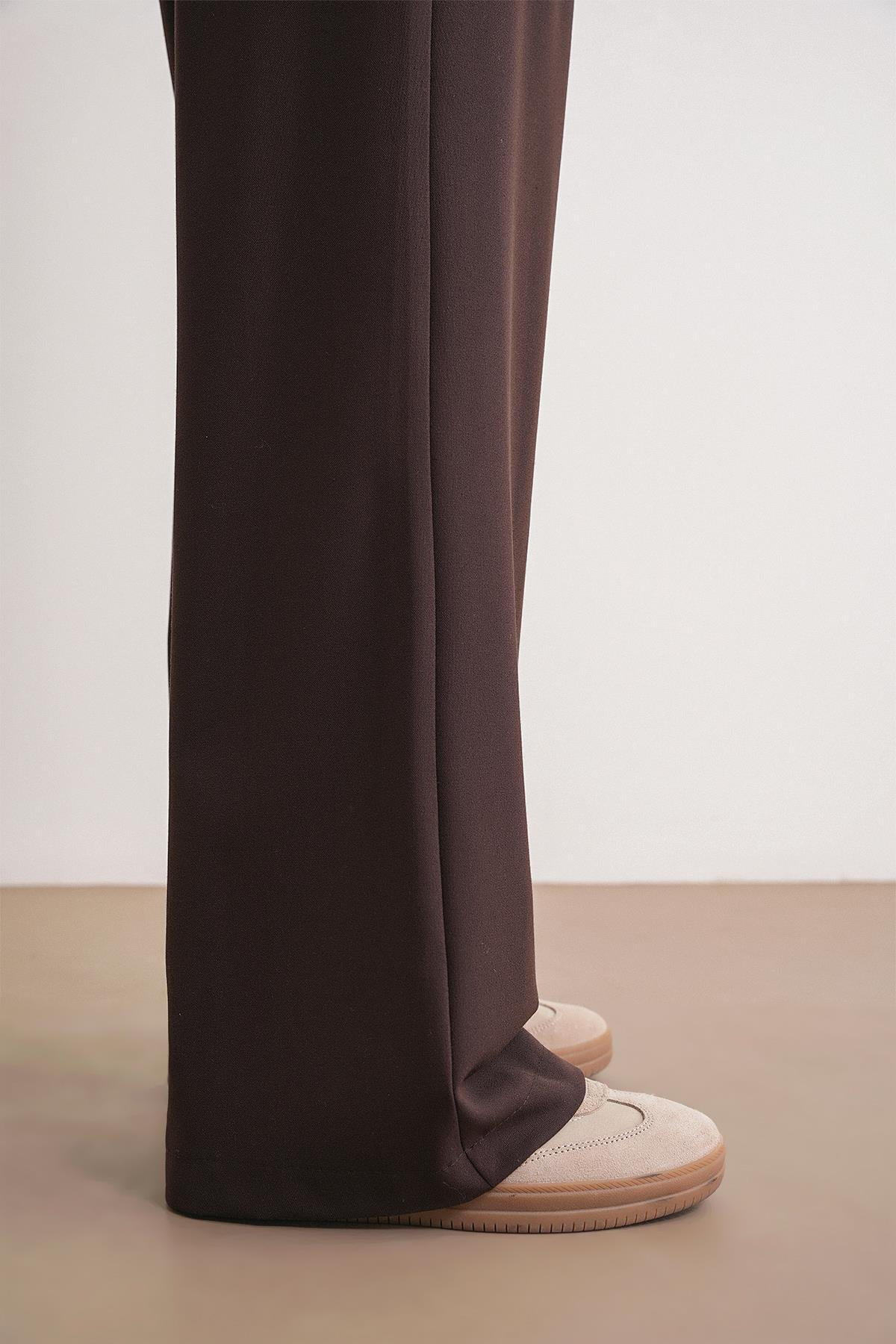 4747 Kadın Cepli Geniş Paça Dökümlü Palazzo Pantolon Kahve