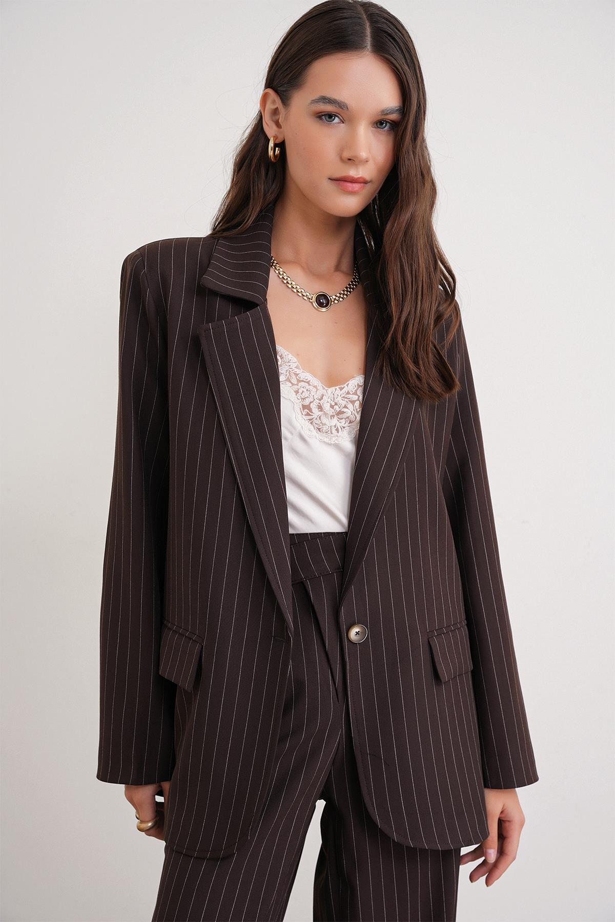 4753 Kadın Çizgili Oversize Blazer Ceket Kahve