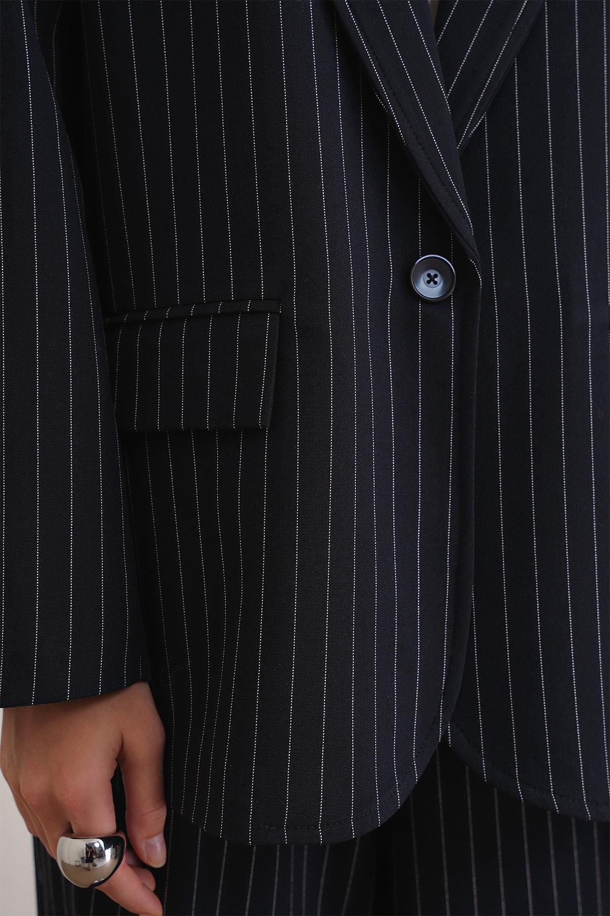 4753 Kadın Çizgili Oversize Blazer Ceket Lacivert