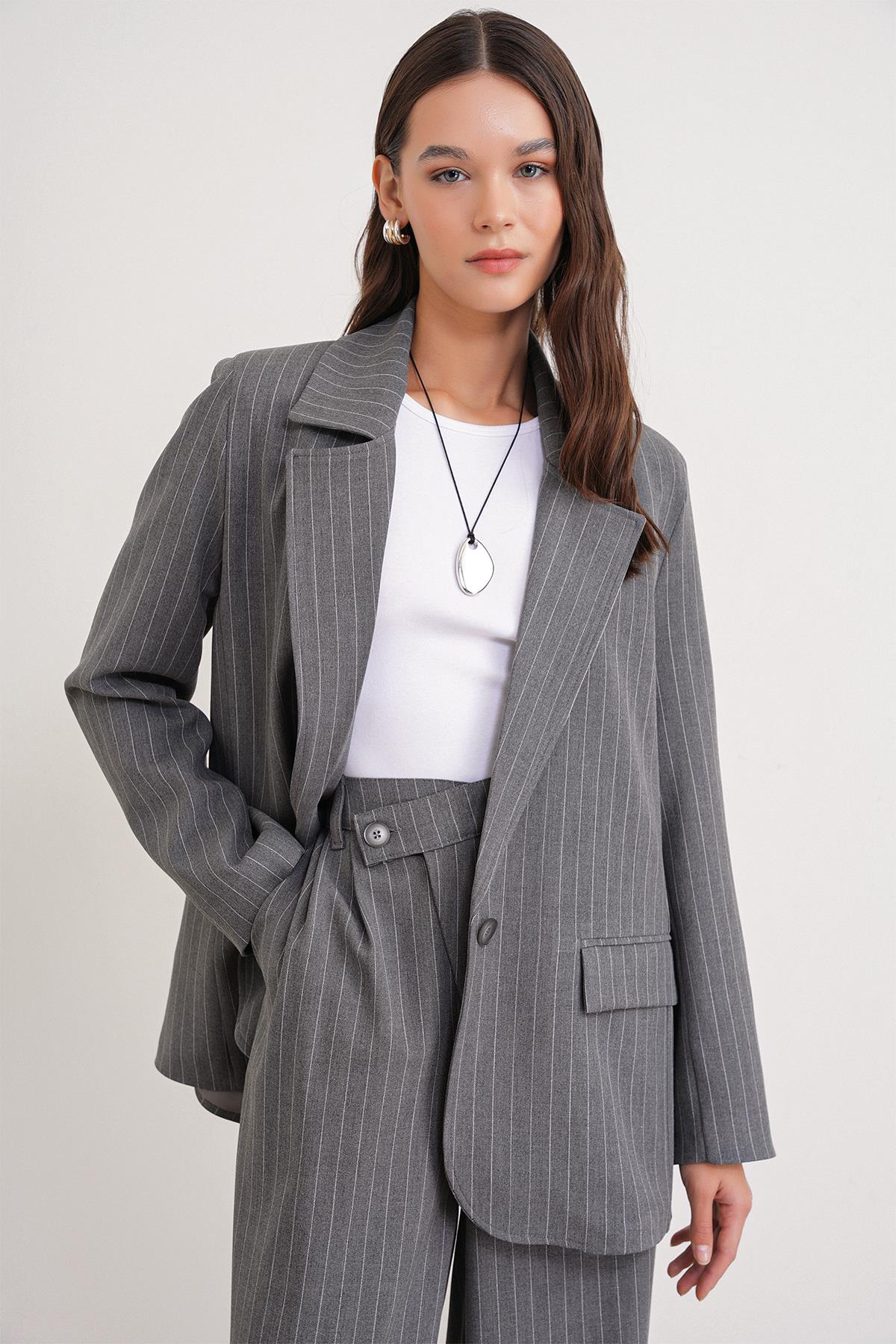 4753 Kadın Çizgili Oversize Blazer Ceket Gri